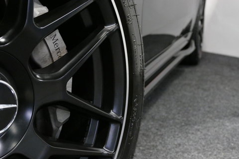 Mercedes-Benz E-Klasse 300 e AMG Line / E53 Diffuser / Maxton Design Bodykit V.2 / Panoramadak / Elektr. verstelbare voorstoelen + memory / Burmester 4D Surround Sound / Stoelkoeling & -verwarming / HUD / Apple Carplay - Android Auto / Ambienteverlichting / Rondomzichtcamera / 