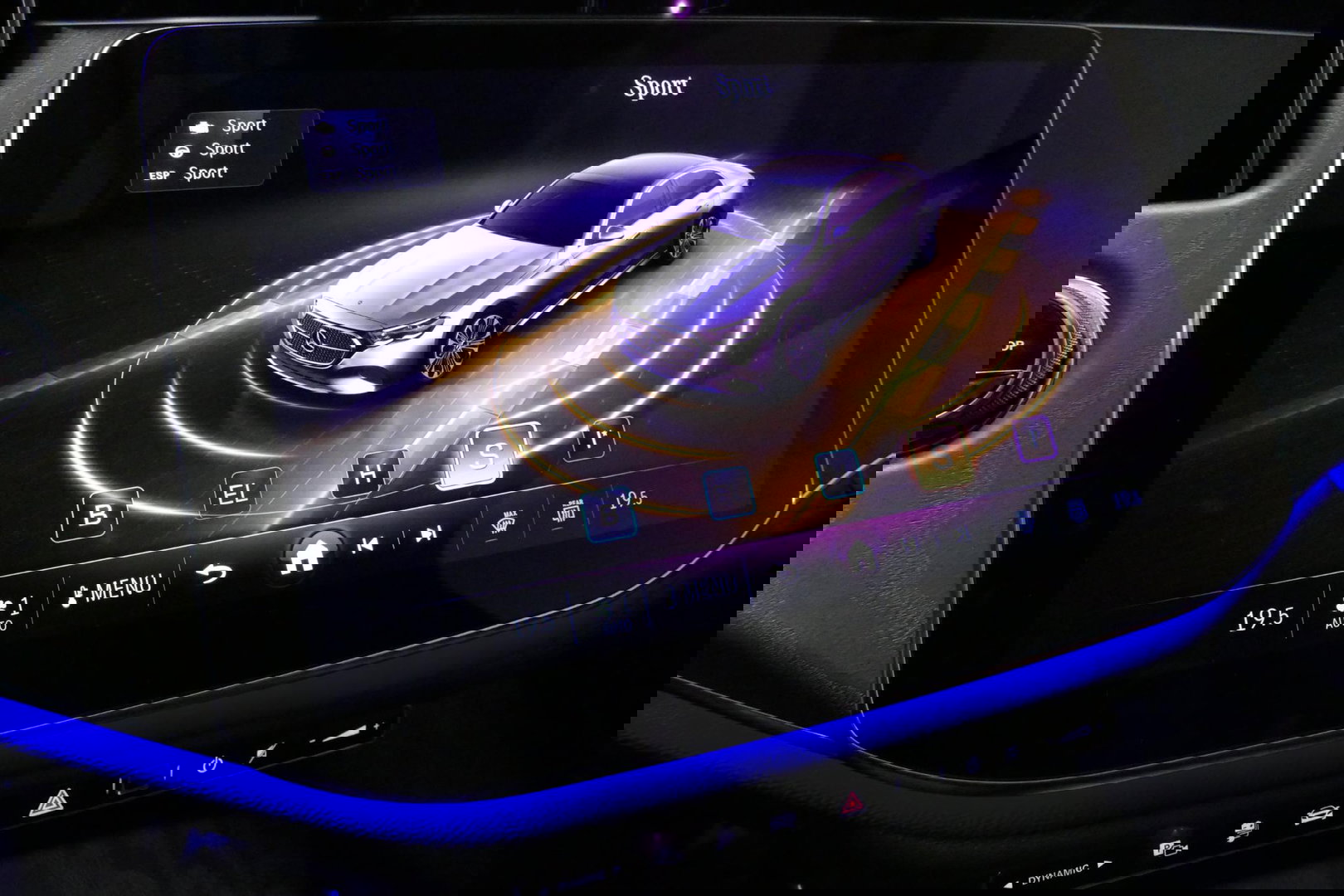 Mercedes-Benz E-Klasse 300 e AMG Line / E53 Diffuser / Maxton Design Bodykit V.2 / Panoramadak / Elektr. verstelbare voorstoelen + memory / Burmester 4D Surround Sound / Stoelkoeling & -verwarming / HUD / Apple Carplay - Android Auto / Ambienteverlichting / Rondomzichtcamera / 