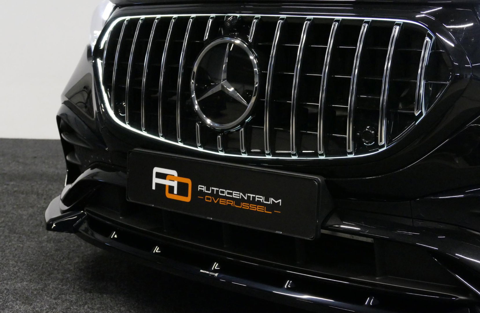 Mercedes-Benz E-Klasse 300 e AMG Line / E53 Diffuser / Maxton Design Bodykit V.2 / Panoramadak / Elektr. verstelbare voorstoelen + memory / Burmester 4D Surround Sound / Stoelkoeling & -verwarming / HUD / Apple Carplay - Android Auto / Ambienteverlichting / Rondomzichtcamera / 