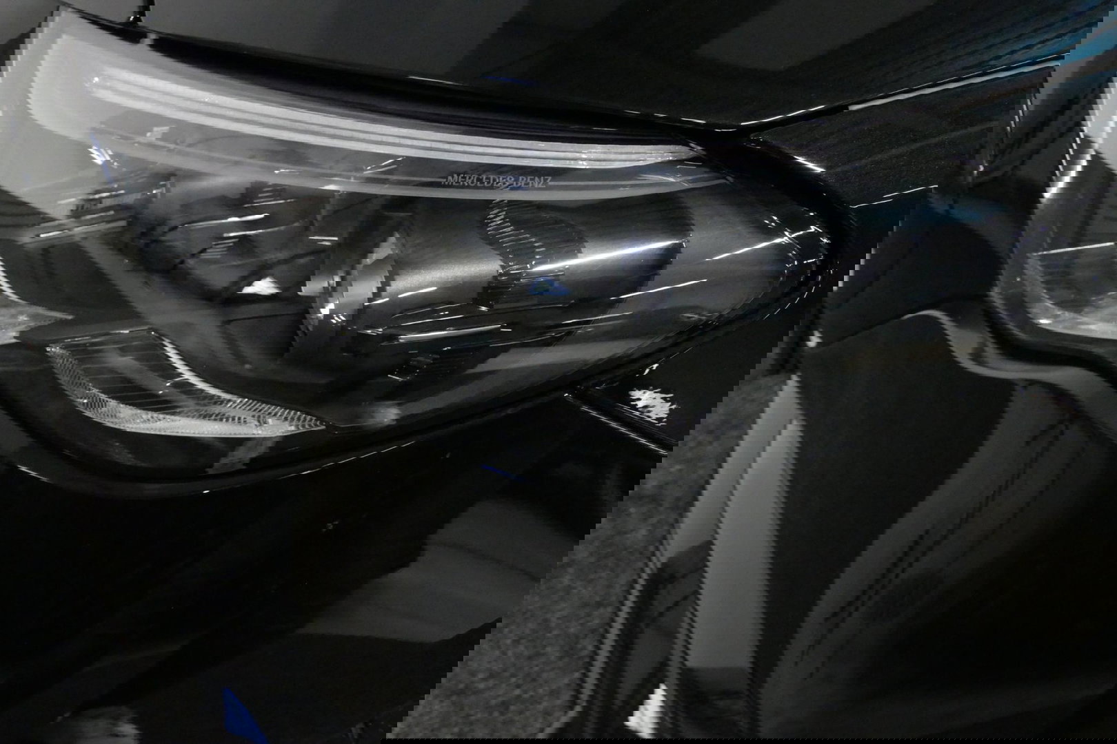 Mercedes-Benz E-Klasse 300 e AMG Line / E53 Diffuser / Maxton Design Bodykit V.2 / Panoramadak / Elektr. verstelbare voorstoelen + memory / Burmester 4D Surround Sound / Stoelkoeling & -verwarming / HUD / Apple Carplay - Android Auto / Ambienteverlichting / Rondomzichtcamera / 