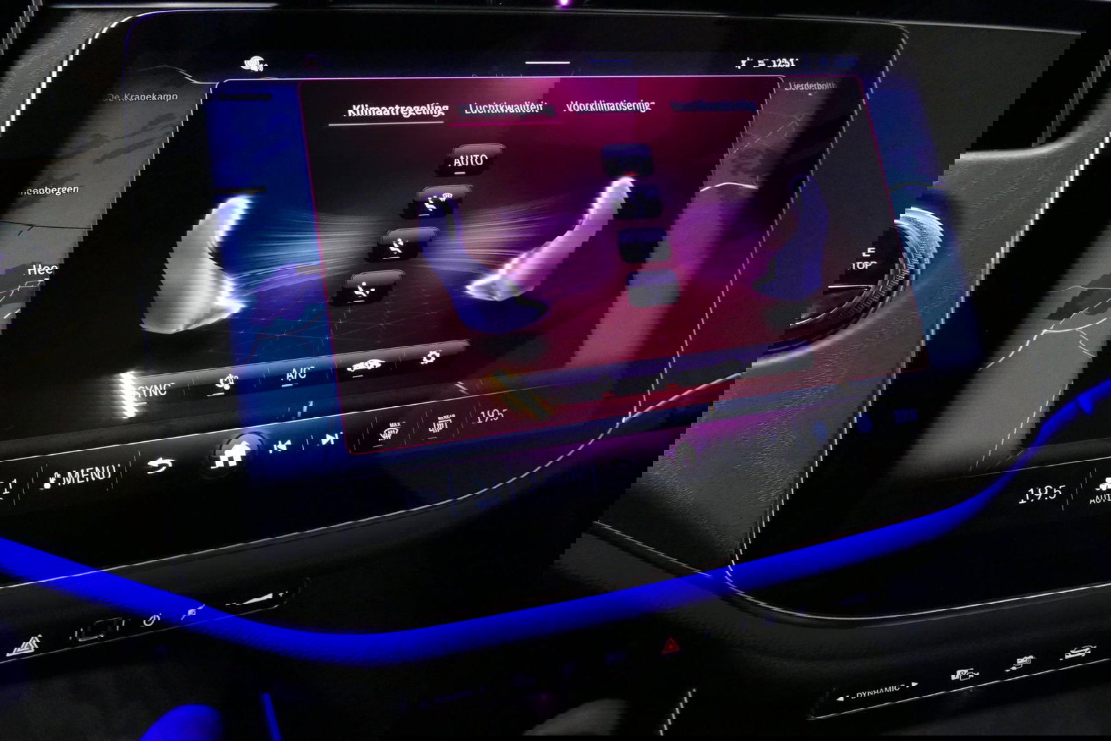 Mercedes-Benz E-Klasse 300 e AMG Line / E53 Diffuser / Maxton Design Bodykit V.2 / Panoramadak / Elektr. verstelbare voorstoelen + memory / Burmester 4D Surround Sound / Stoelkoeling & -verwarming / HUD / Apple Carplay - Android Auto / Ambienteverlichting / Rondomzichtcamera / 