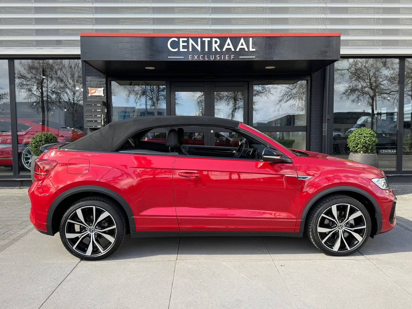 Volkswagen T-Roc Cabrio 1.5 TSI R-Line 150PK ACC|Carplay|IQ-lights|Virtiual-Cockpit|Camera
