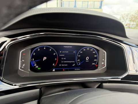 Volkswagen T-Roc Cabrio 1.5 TSI R-Line 150PK ACC|Carplay|IQ-lights|Virtiual-Cockpit|Camera