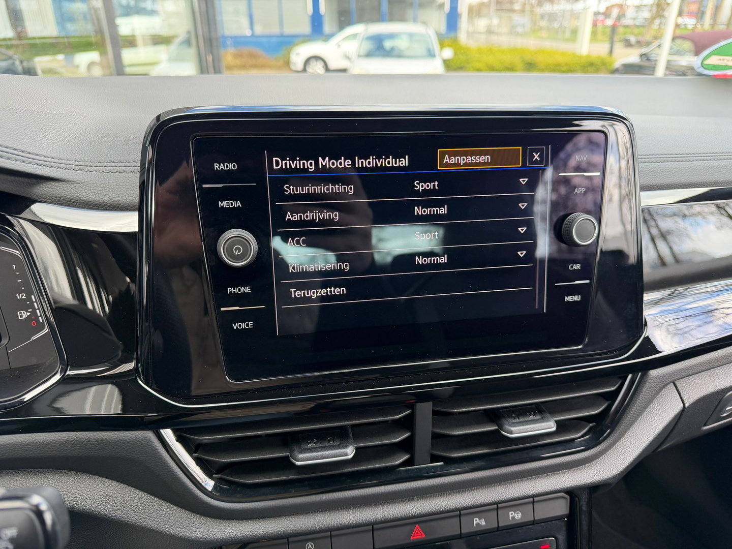 Volkswagen T-Roc Cabrio 1.5 TSI R-Line 150PK ACC|Carplay|IQ-lights|Virtiual-Cockpit|Camera