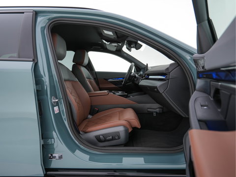 BMW i5 Touring eDrive40 84 kWh M-Sportpack [ 3-Fase ] (INCL.BTW) *HEAD-UP | LEATHER | FULL-LED | BOWERS&WILKINS | MEMORY-PACK | TOP-VIEW | BLINDSPOT | KEYLESS | WIDESCREEN-DIGI-COCKPIT | HEATED/VENTILATED-SPORTSEATS | PRIVACY-GLASS | NAVI-FULLMA