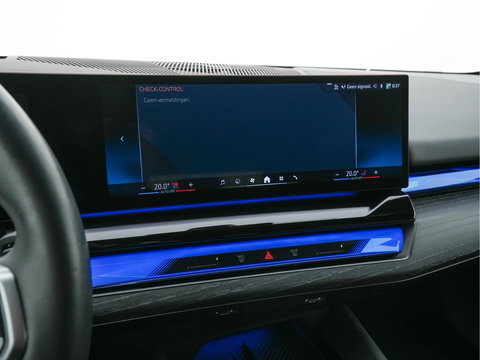 BMW i5 Touring eDrive40 84 kWh M-Sportpack [ 3-Fase ] (INCL.BTW) *HEAD-UP | LEATHER | FULL-LED | BOWERS&WILKINS | MEMORY-PACK | TOP-VIEW | BLINDSPOT | KEYLESS | WIDESCREEN-DIGI-COCKPIT | HEATED/VENTILATED-SPORTSEATS | PRIVACY-GLASS | NAVI-FULLMA