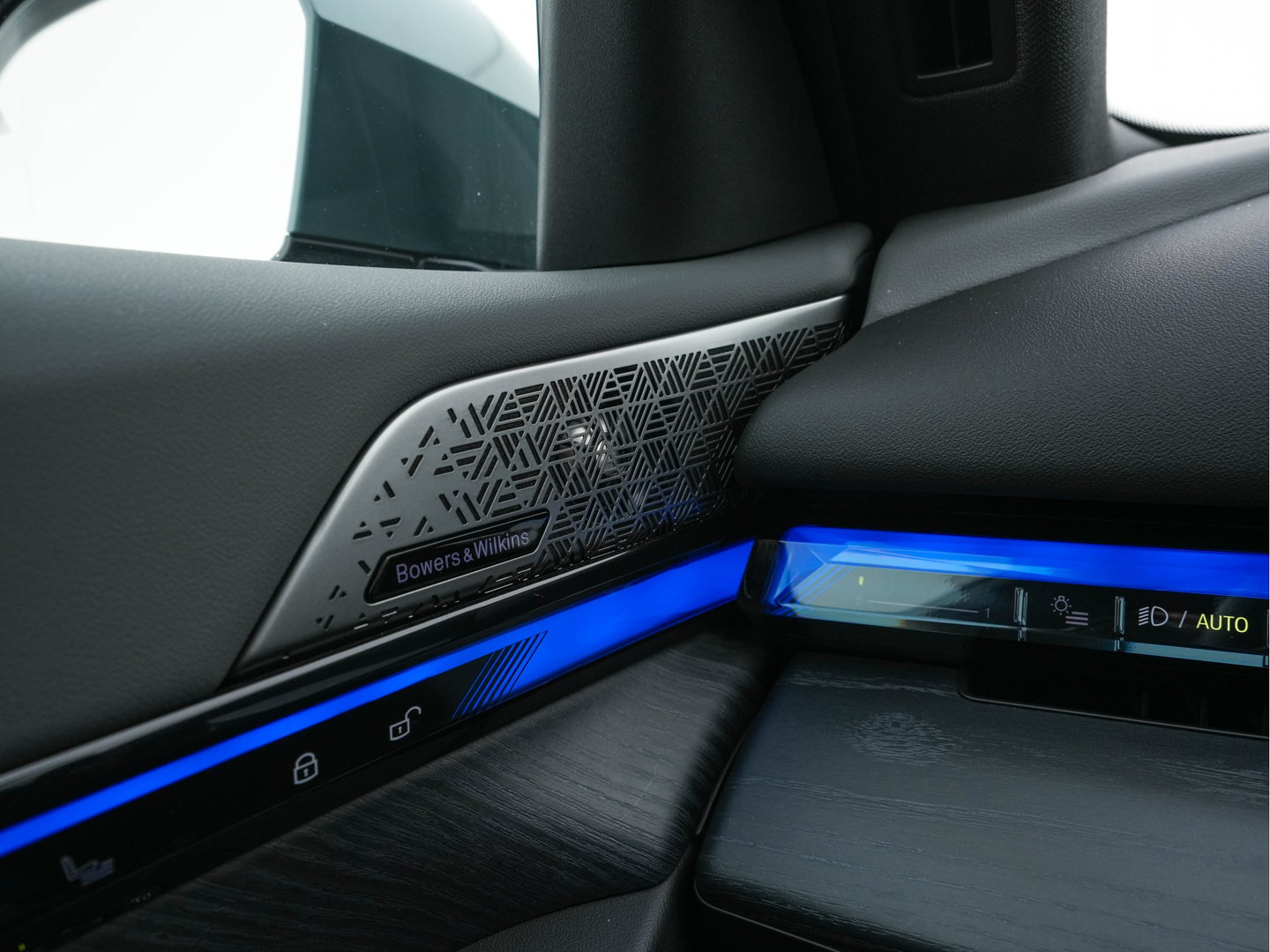 BMW i5 Touring eDrive40 84 kWh M-Sportpack [ 3-Fase ] (INCL.BTW) *HEAD-UP | LEATHER | FULL-LED | BOWERS&WILKINS | MEMORY-PACK | TOP-VIEW | BLINDSPOT | KEYLESS | WIDESCREEN-DIGI-COCKPIT | HEATED/VENTILATED-SPORTSEATS | PRIVACY-GLASS | NAVI-FULLMA