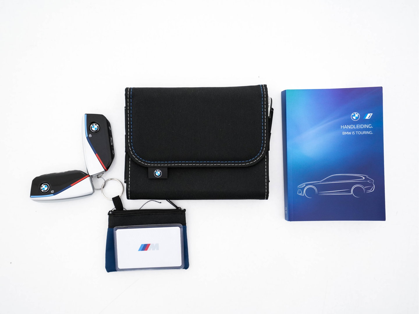 BMW i5 Touring eDrive40 84 kWh M-Sportpack [ 3-Fase ] (INCL.BTW) *HEAD-UP | LEATHER | FULL-LED | BOWERS&WILKINS | MEMORY-PACK | TOP-VIEW | BLINDSPOT | KEYLESS | WIDESCREEN-DIGI-COCKPIT | HEATED/VENTILATED-SPORTSEATS | PRIVACY-GLASS | NAVI-FULLMA