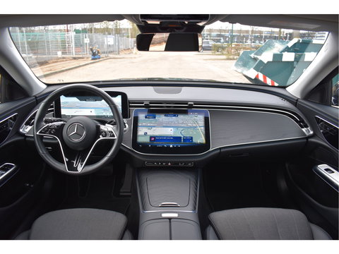 Mercedes-Benz E-Klasse Estate 300e Luxury Winterpakket Plug-In 313 pk | Elekt.trekhaak | Keyless | Widescreen | Standkachel | DAB | Stuur- & stoelverwarming | Full LED