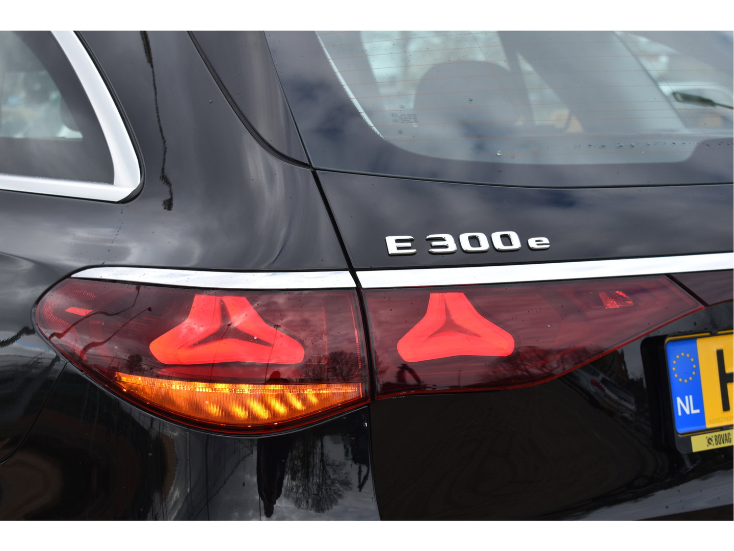 Mercedes-Benz E-Klasse Estate 300e Luxury Winterpakket Plug-In 313 pk | Elekt.trekhaak | Keyless | Widescreen | Standkachel | DAB | Stuur- & stoelverwarming | Full LED