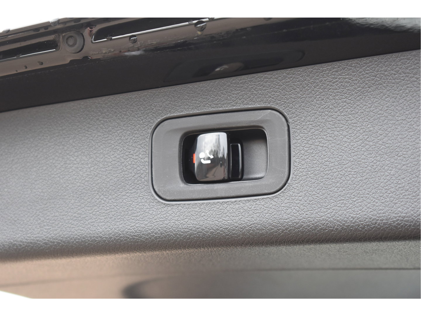 Mercedes-Benz E-Klasse Estate 300e Luxury Winterpakket Plug-In 313 pk | Elekt.trekhaak | Keyless | Widescreen | Standkachel | DAB | Stuur- & stoelverwarming | Full LED