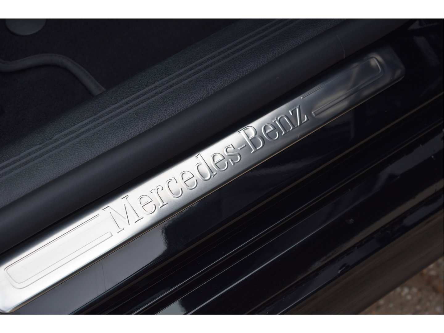 Mercedes-Benz E-Klasse Estate 300e Luxury Winterpakket Plug-In 313 pk | Elekt.trekhaak | Keyless | Widescreen | Standkachel | DAB | Stuur- & stoelverwarming | Full LED