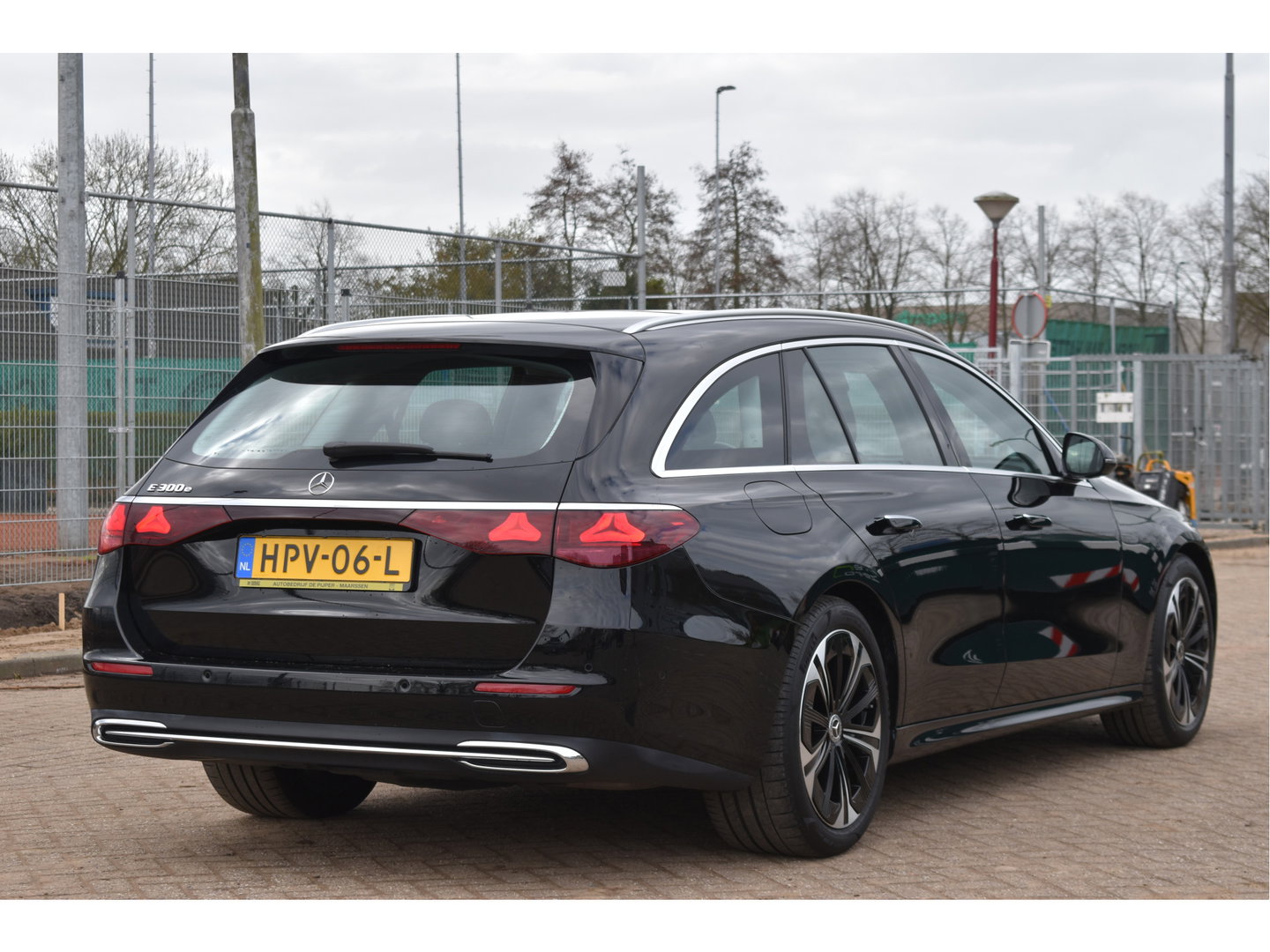 Mercedes-Benz E-Klasse Estate 300e Luxury Winterpakket Plug-In 313 pk | Elekt.trekhaak | Keyless | Widescreen | Standkachel | DAB | Stuur- & stoelverwarming | Full LED