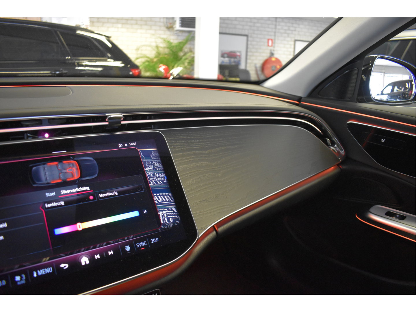 Mercedes-Benz E-Klasse Estate 300e Luxury Winterpakket Plug-In 313 pk | Elekt.trekhaak | Keyless | Widescreen | Standkachel | DAB | Stuur- & stoelverwarming | Full LED