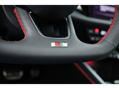 Audi A3 Sportback 45 TFSI e S edition Competition | Pano |District green | Matrix LED | Adapt. Cruise | Camera | Keyless