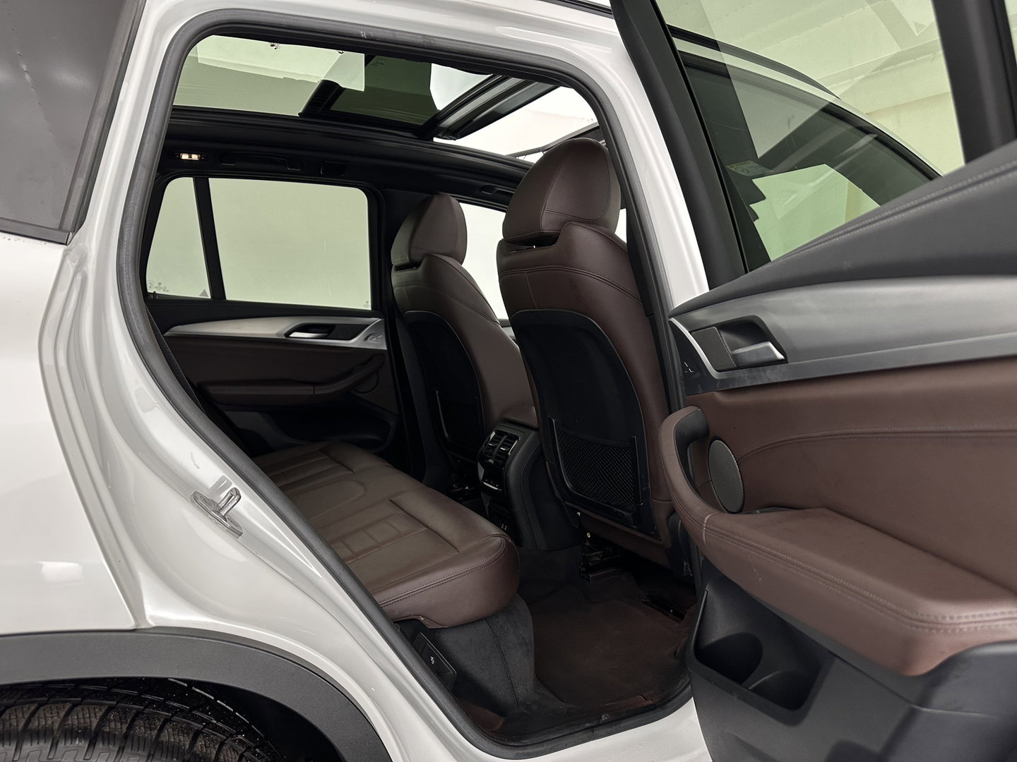 BMW iX3 High Executive 80 kWh [ 3-Fase ] (INCL-BTW) Aut. *PANO | LEATHER | HARMAN/KARDON | FULL-LED | BLINDSPOT | MEMORY-PACK | DIGI-COCKPIT | HEATED-SPORTSEATS | KEYLESS | TOPVIEW | DAB+ | NAVI-FULLMAP | HEAD-UP | PRIVACY-GLASS | 2