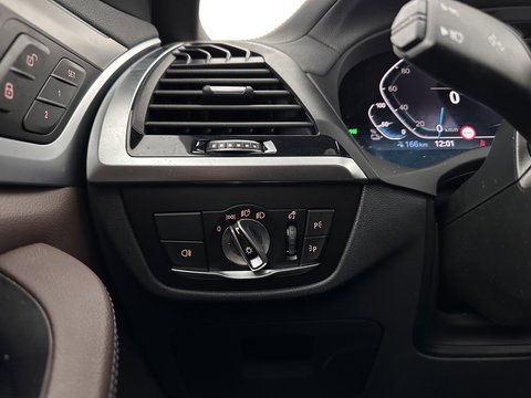 BMW iX3 High Executive 80 kWh [ 3-Fase ] (INCL-BTW) Aut. *PANO | LEATHER | HARMAN/KARDON | FULL-LED | BLINDSPOT | MEMORY-PACK | DIGI-COCKPIT | HEATED-SPORTSEATS | KEYLESS | TOPVIEW | DAB+ | NAVI-FULLMAP | HEAD-UP | PRIVACY-GLASS | 2