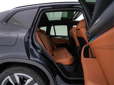 BMW iX3 High Executive 80 kWh [ 3-Fase ] {SOH-98%} (INCL-BTW) Aut. *PANO | LEATHER | HARMAN/KARDON | FULL-LED | BLINDSPOT | MEMORY-PACK | DIGI-COCKPIT | HEATED-SPORTSEATS | KEYLESS | TOPVIEW | DAB+ | NAVI-FULLMAP | HEAD-UP | ...