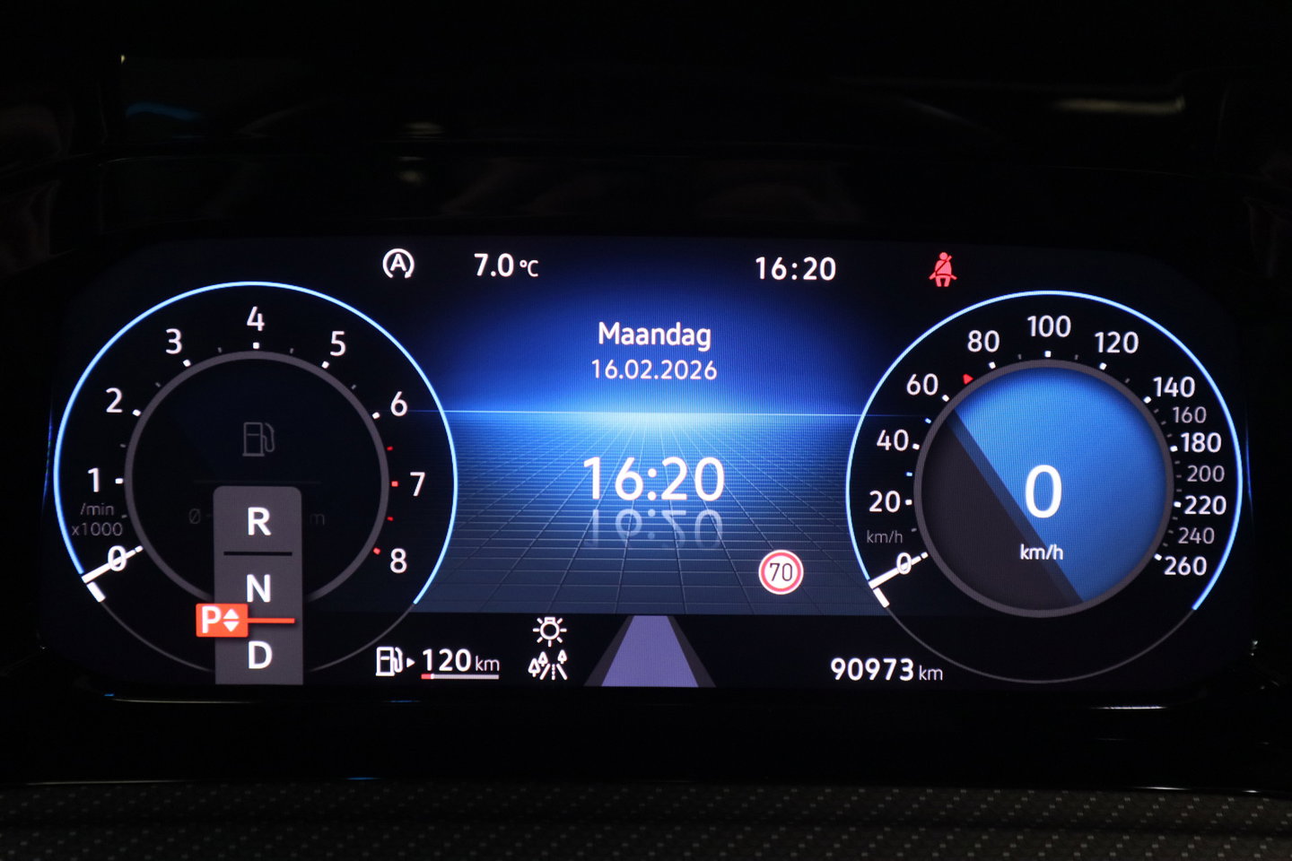 Volkswagen Golf 1.5 eTSI R-Line Business+ R-Line Panoramadak Trekhaak 24 Maanden garantie* (Vraag naar de voorwaarden)