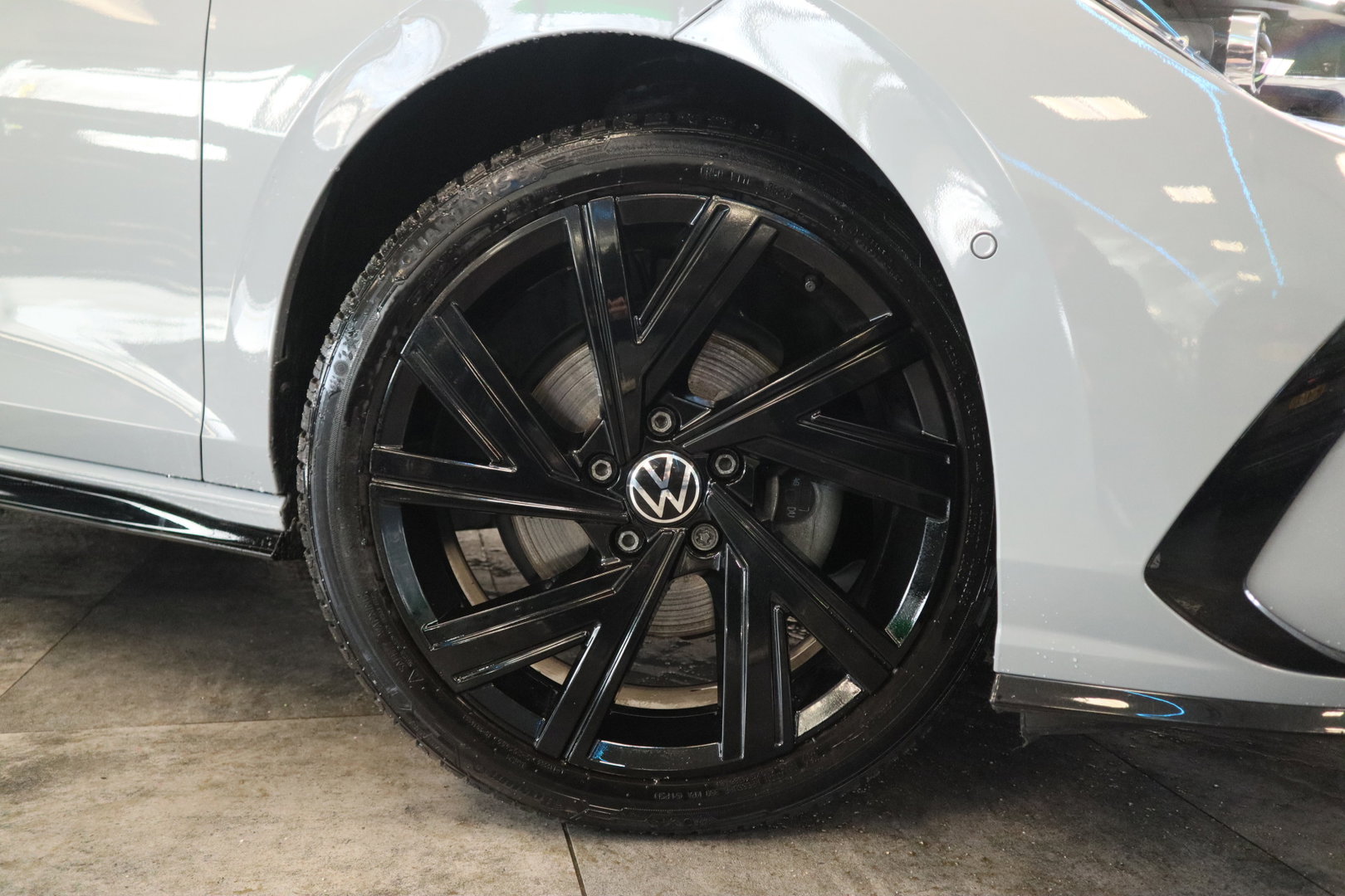 Volkswagen Golf 1.5 eTSI R-Line Business+ R-Line Panoramadak Trekhaak 24 Maanden garantie* (Vraag naar de voorwaarden)