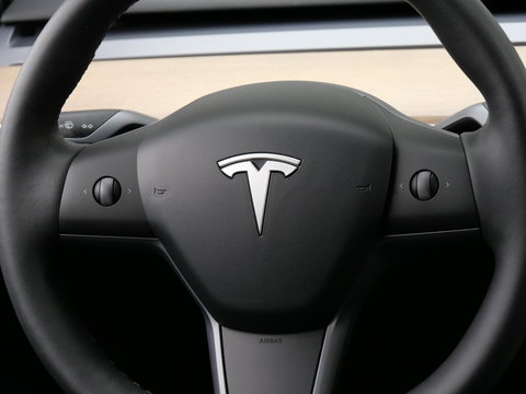 Tesla Model Y 75kWh AWD LONG RANGE/ ELEKT. KLEP/ PREMIUM AUDIO/ SOH 93%