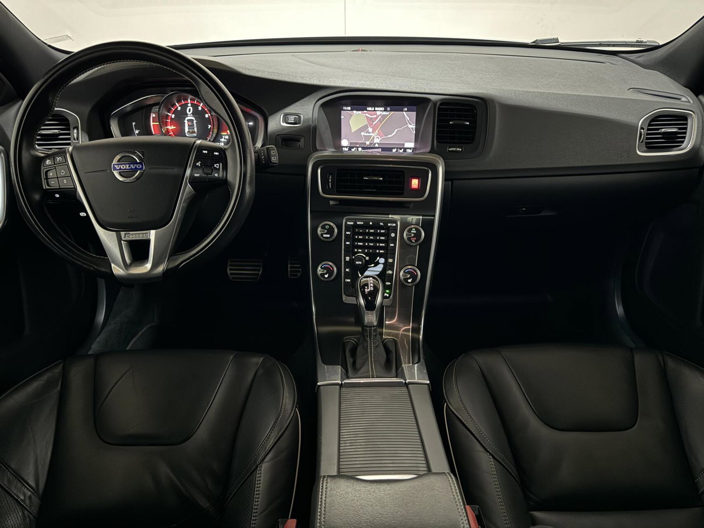 Volvo V60 2.0 T4 R-Design Pano Leer Camera Trekh. NAP