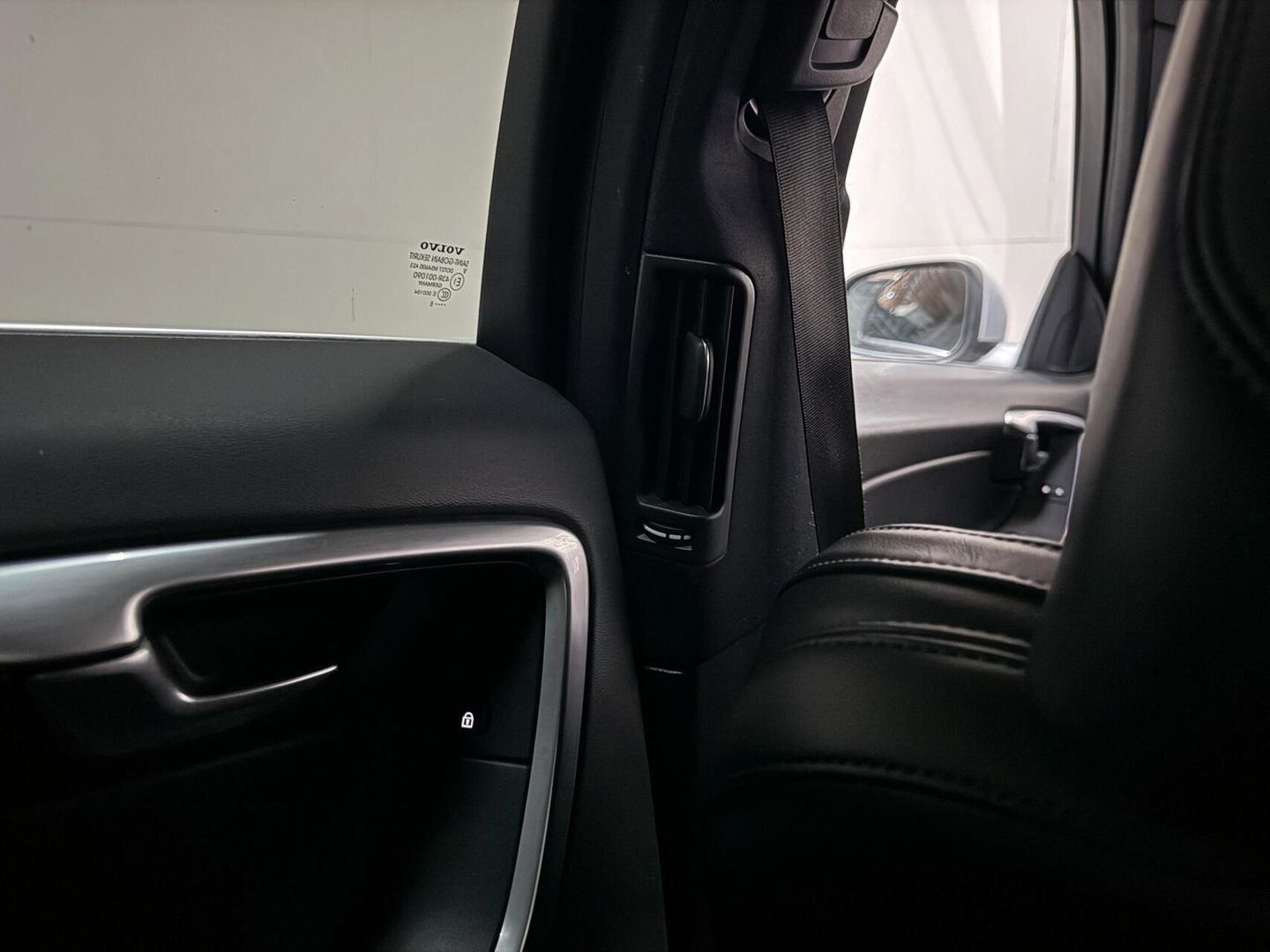 Volvo V60 2.0 T4 R-Design Pano Leer Camera Trekh. NAP