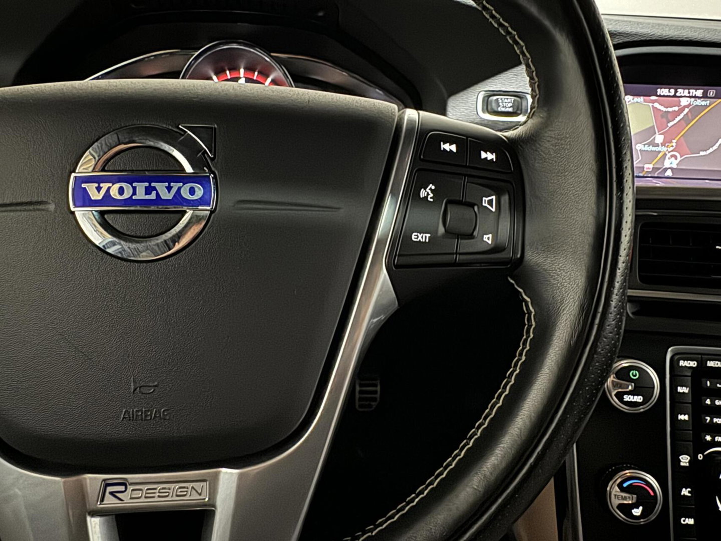 Volvo V60 2.0 T4 R-Design Pano Leer Camera Trekh. NAP