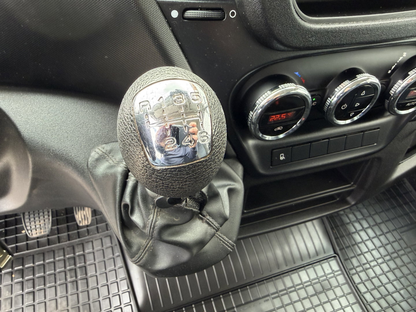 Iveco Daily 35C14D euro 6 / DC 6 persoons / JPM kipper / vaste prijs rijklaar € 24.950 ex btw / lease vanaf € 407 / dubbellucht / cruise en climate control / trekhaak 3500 kg !