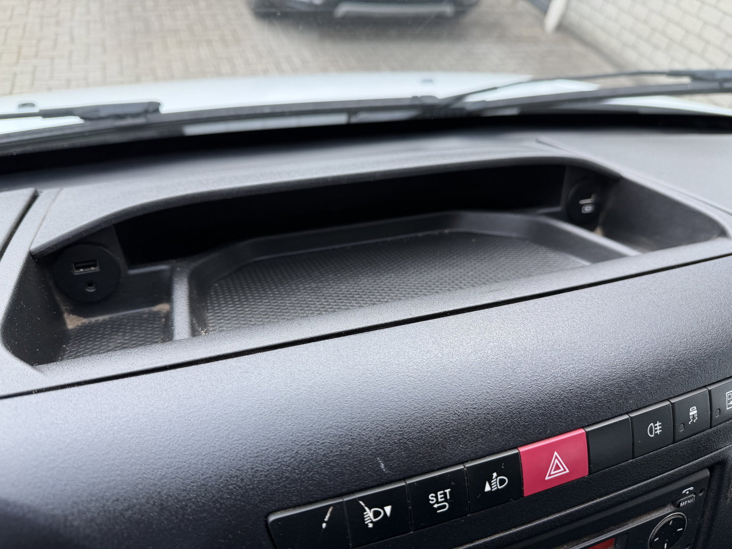 Iveco Daily 35C14D euro 6 / DC 6 persoons / JPM kipper / vaste prijs rijklaar € 24.950 ex btw / lease vanaf € 407 / dubbellucht / cruise en climate control / trekhaak 3500 kg !