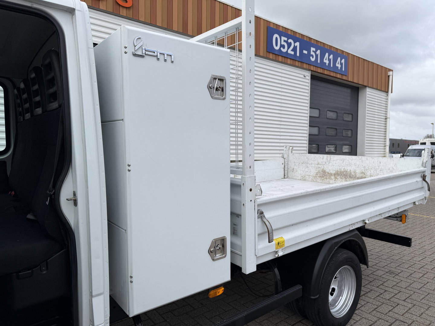 Iveco Daily 35C14D euro 6 / DC 6 persoons / JPM kipper / vaste prijs rijklaar € 24.950 ex btw / lease vanaf € 407 / dubbellucht / cruise en climate control / trekhaak 3500 kg !