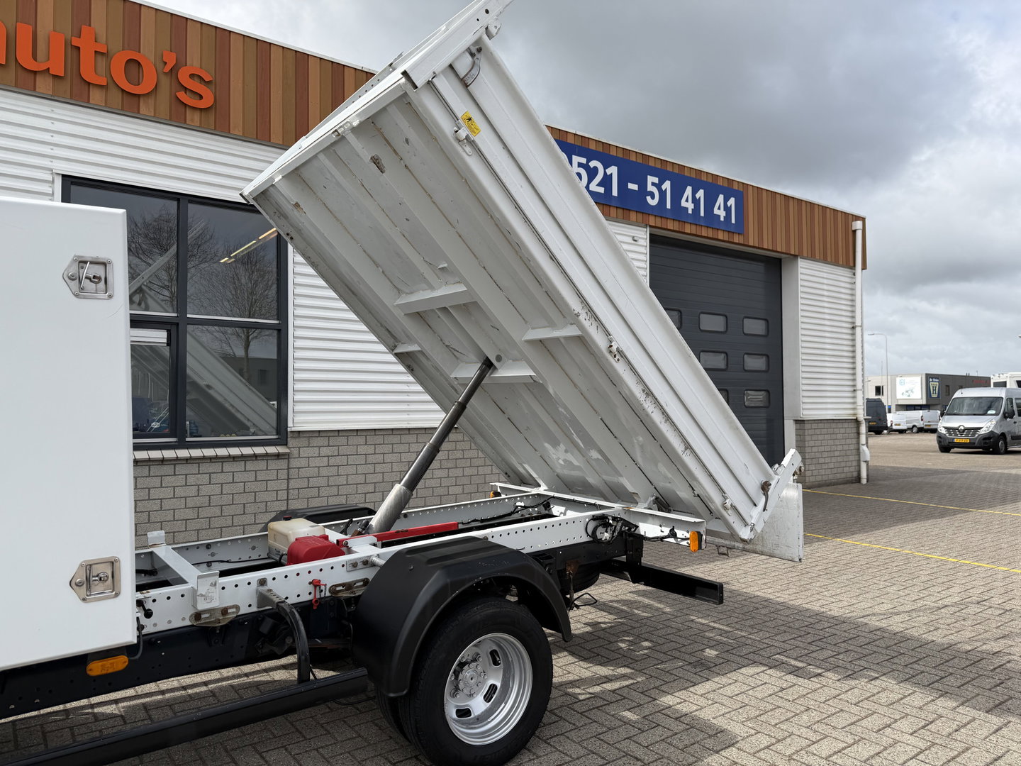 Iveco Daily 35C14D euro 6 / DC 6 persoons / JPM kipper / vaste prijs rijklaar € 24.950 ex btw / lease vanaf € 407 / dubbellucht / cruise en climate control / trekhaak 3500 kg !