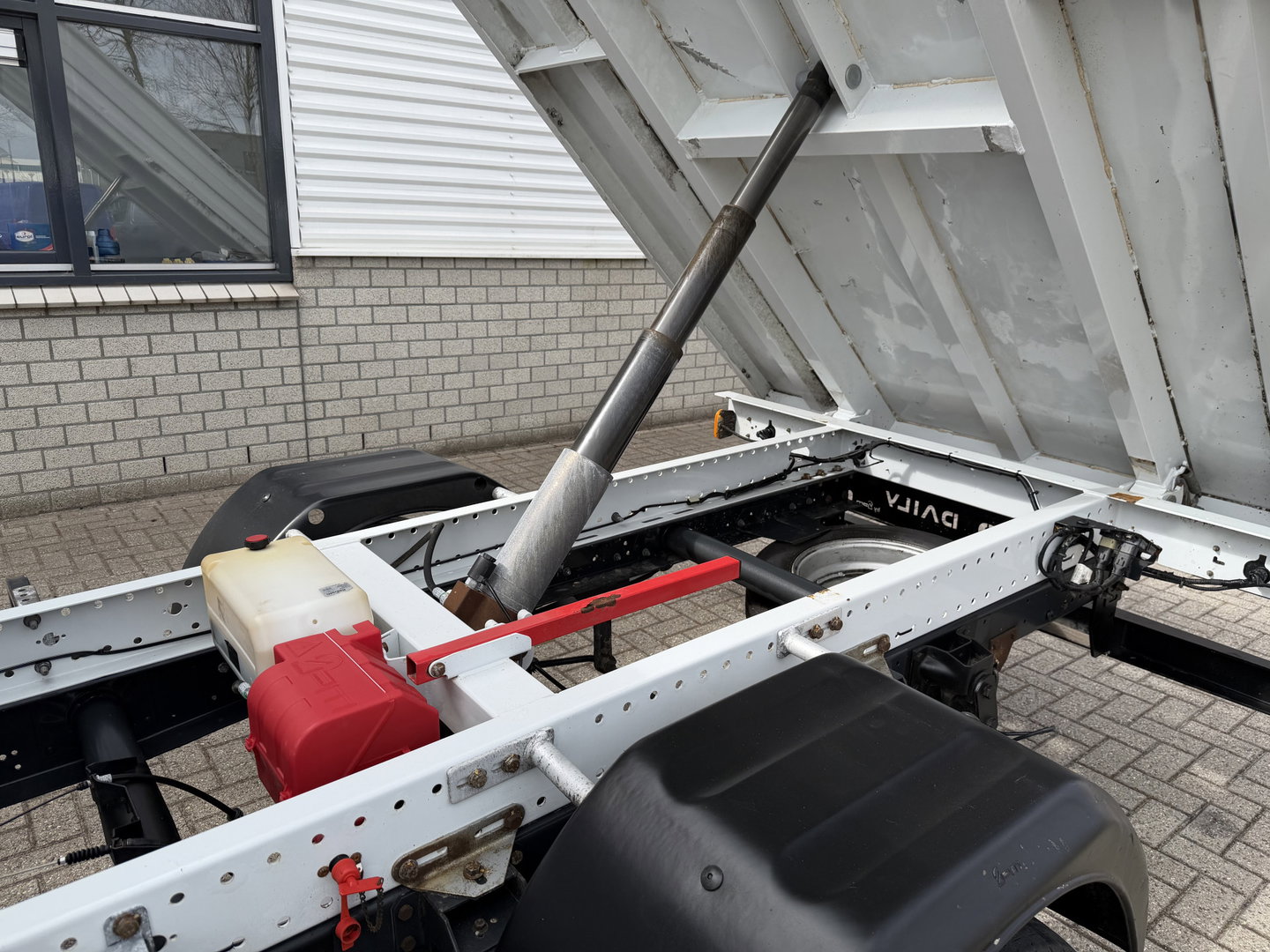 Iveco Daily 35C14D euro 6 / DC 6 persoons / JPM kipper / vaste prijs rijklaar € 24.950 ex btw / lease vanaf € 407 / dubbellucht / cruise en climate control / trekhaak 3500 kg !