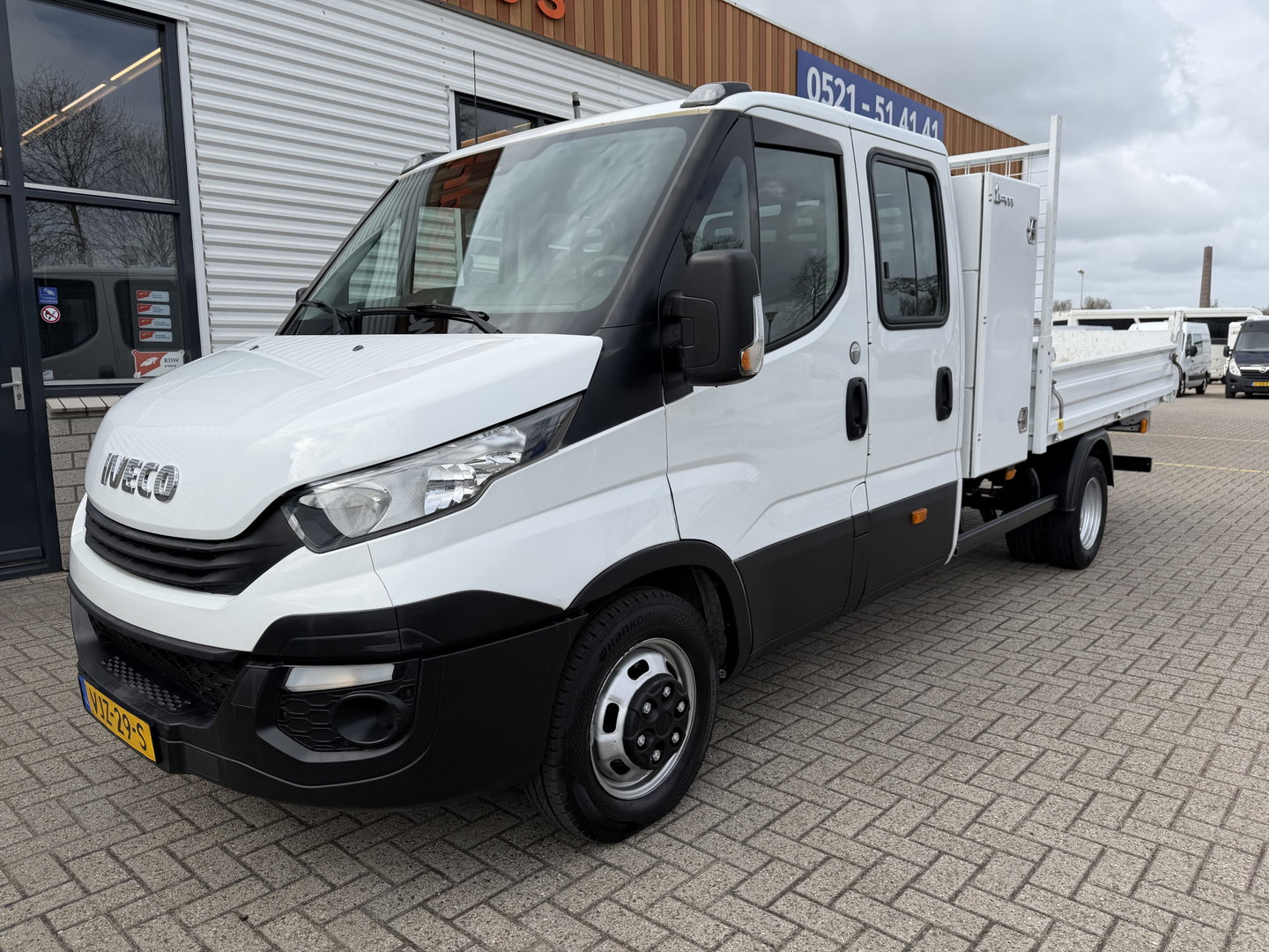Iveco Daily 35C14D euro 6 / DC 6 persoons / JPM kipper / vaste prijs rijklaar € 24.950 ex btw / lease vanaf € 407 / dubbellucht / cruise en climate control / trekhaak 3500 kg !