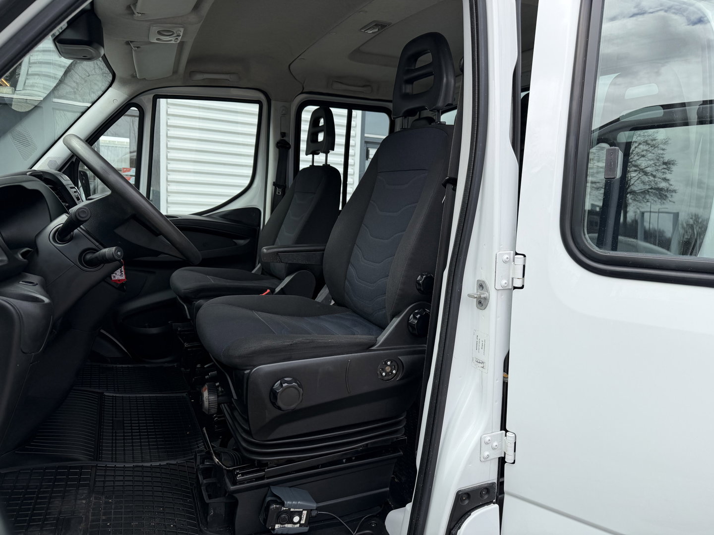 Iveco Daily 35C14D euro 6 / DC 6 persoons / JPM kipper / vaste prijs rijklaar € 24.950 ex btw / lease vanaf € 407 / dubbellucht / cruise en climate control / trekhaak 3500 kg !