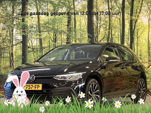 Volkswagen Golf 1.0 TSI Life | Adaptive Cruise Control | Parkeersensoren | Apple Carplay | Android Auto | Sfeerverlichting | Trekhaak | 17" Lichtmetaal | Airconditioning