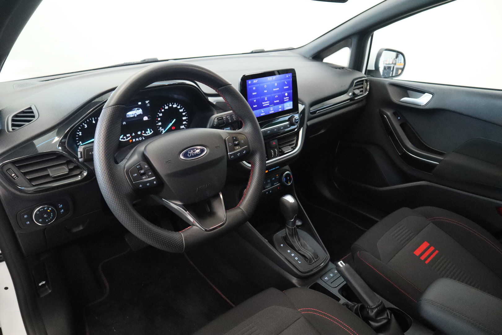 Ford Fiesta 1.0 EcoBoost Hybrid ST-Line X Keyless Camera 24 Maanden garantie* (Vraag naar de voorwaarden)