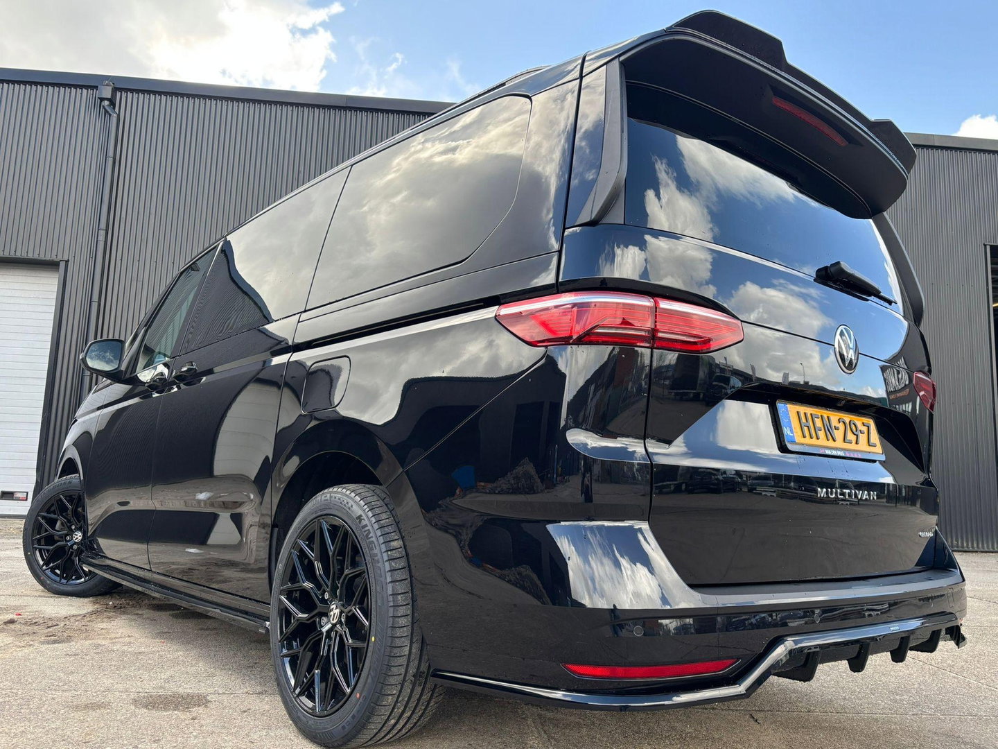 Volkswagen Multivan T7 1.4 eHybrid 218PK | MAXTON PAKKET | 2x Schuifd. Elektrisch | BPM VRIJ | ADAPTIVE | LED | 7 persoons