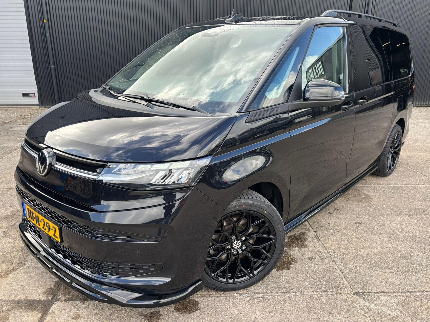 Volkswagen Multivan T7 1.4 eHybrid 218PK | MAXTON PAKKET | 2x Schuifd. Elektrisch | BPM VRIJ | ADAPTIVE | LED | 7 persoons