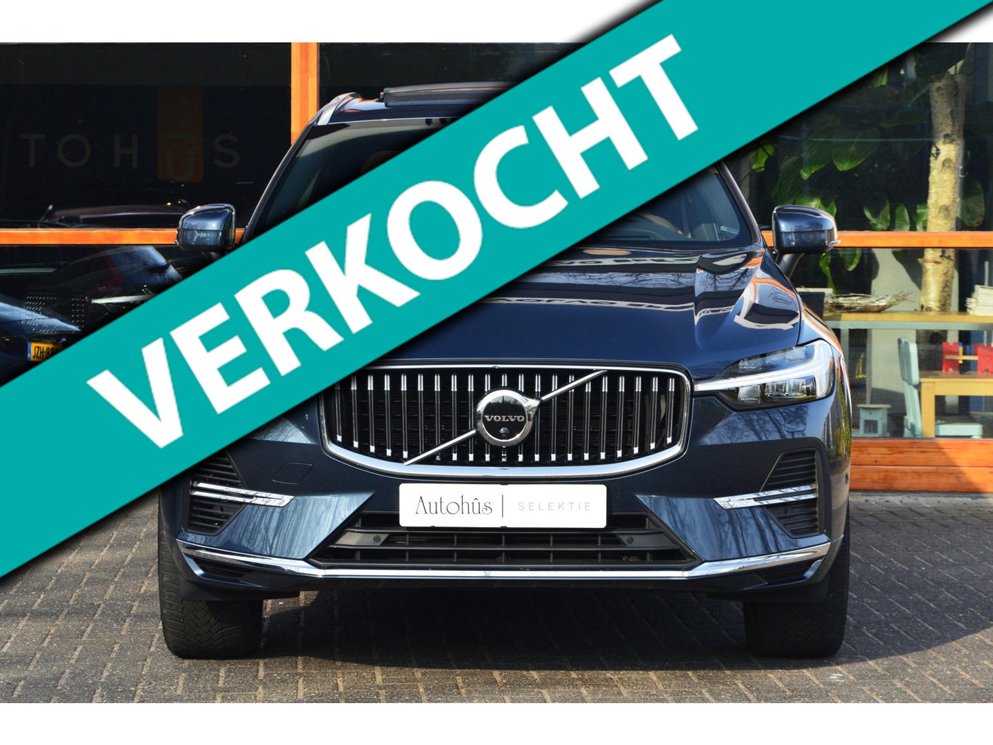 Volvo XC60 T8 Hybride AWD Ultimate Bright | Luchtvering | Massage | Stoel Ventilatie | Head-Up Display | 360° Camera |