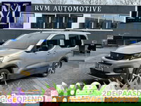 Peugeot e-Rifter - EV GT 50 kWh VAN € 26.900,- VOOR € 24.440,- UW LENTEVOORDEEL € 2.460,-! | 3-FASE LADER SOH 100% | 10.000 KM UNIEKE KM-STAND | WINTERPACK | KEYLESS + KEYLESS GO | FULL OPTIONS | DIRECT LEVERBAAR | ONDERHOUD GEHAD | INCLUSIEF 12 MND BOVAG GARANTIE |