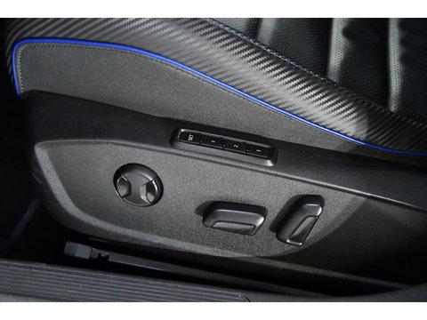 Volkswagen Golf 2.0 TSI R 4Motion Performance*AKra*Blindspot*Leder*Pano
