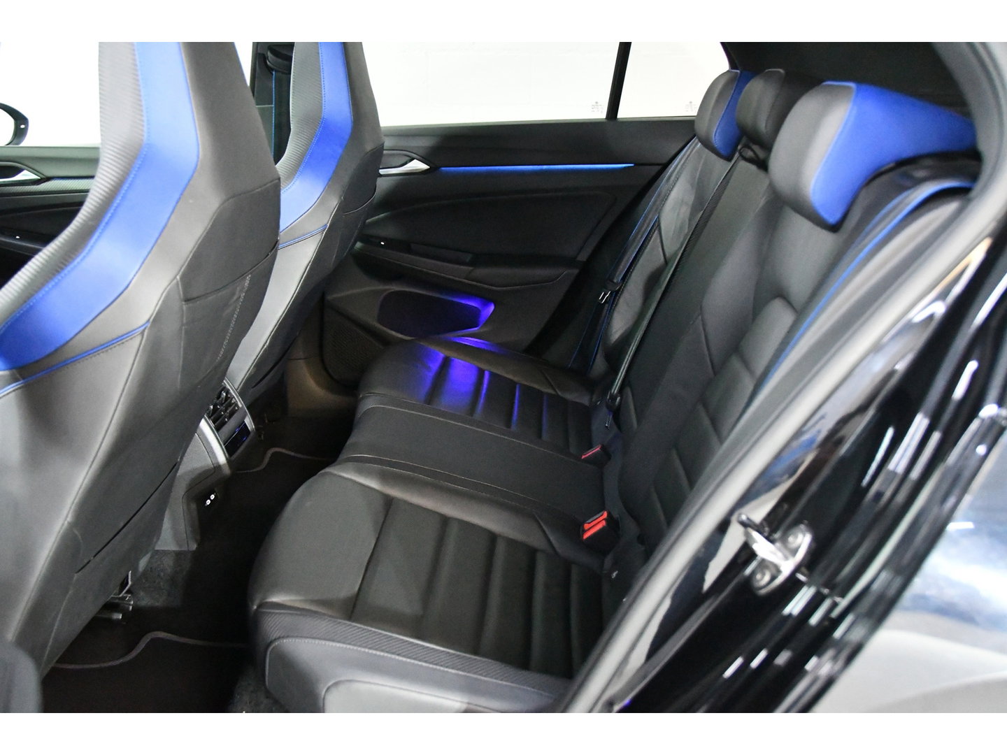 Volkswagen Golf 2.0 TSI R 4Motion Performance*AKra*Blindspot*Leder*Pano