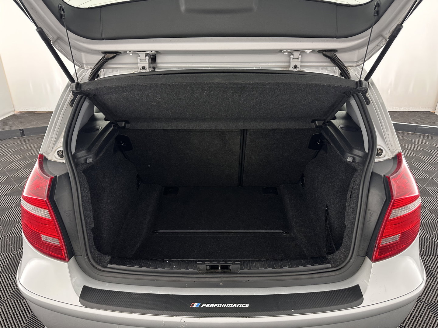 BMW 1-serie 118i Business Line *AIRCO | COMFORT-SEATS | 16''ALU | TOWBAR*