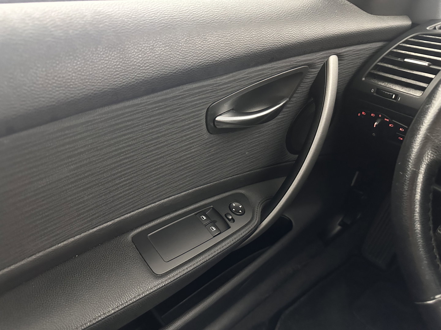 BMW 1-serie 118i Business Line *AIRCO | COMFORT-SEATS | 16''ALU | TOWBAR*