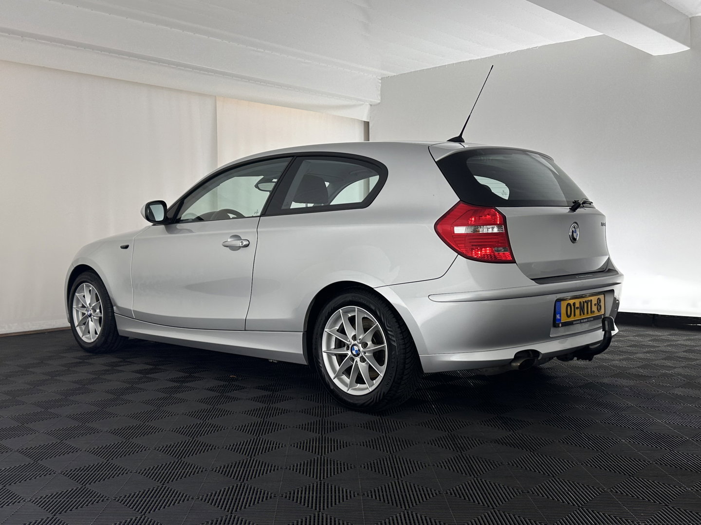 BMW 1-serie 118i Business Line *AIRCO | COMFORT-SEATS | 16''ALU | TOWBAR*