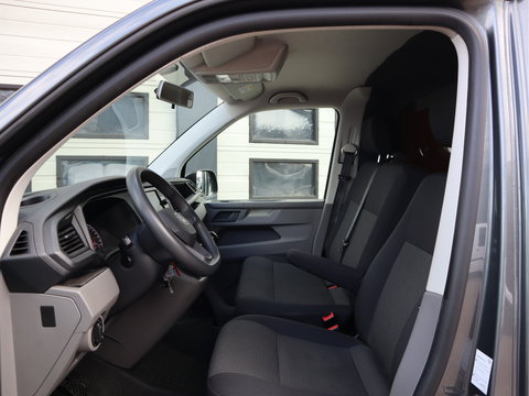 Volkswagen Transporter 2.0 TDI 111pk Euro 6 - Lang L2 - Trekhaak - Cruise - 3 Zits