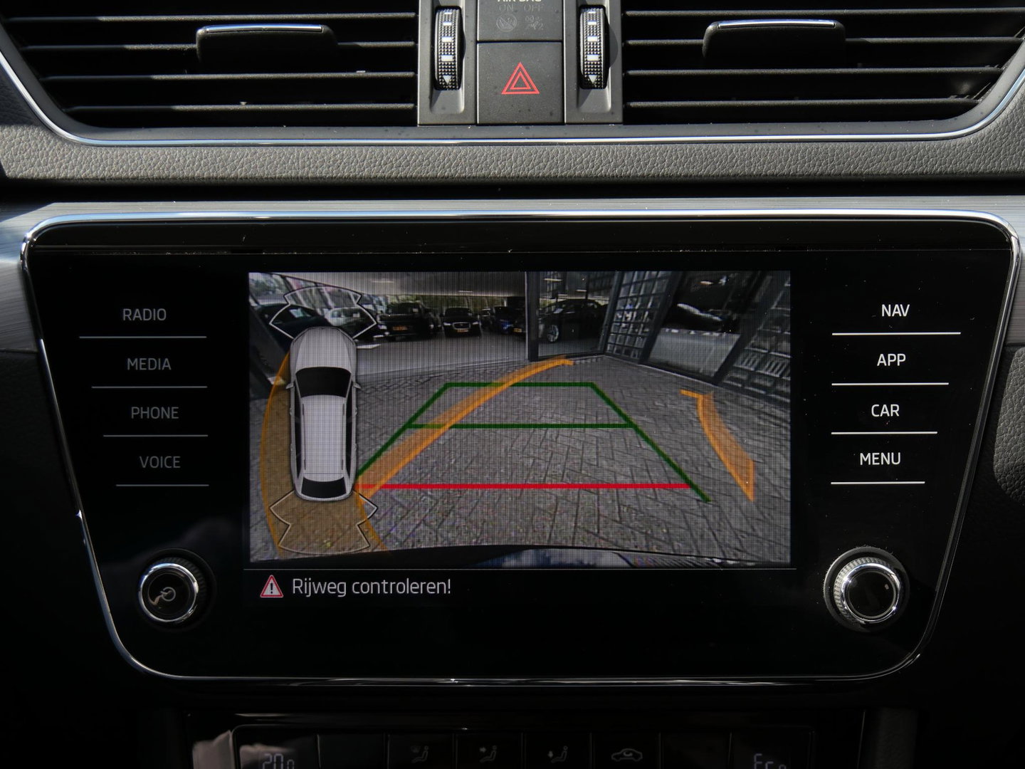 Škoda Superb COMBI 1.4TSI iV BUSINESS EDITION PLUS/ CAMERA/ PDC V+A/ VIRTUAL COCKPIT