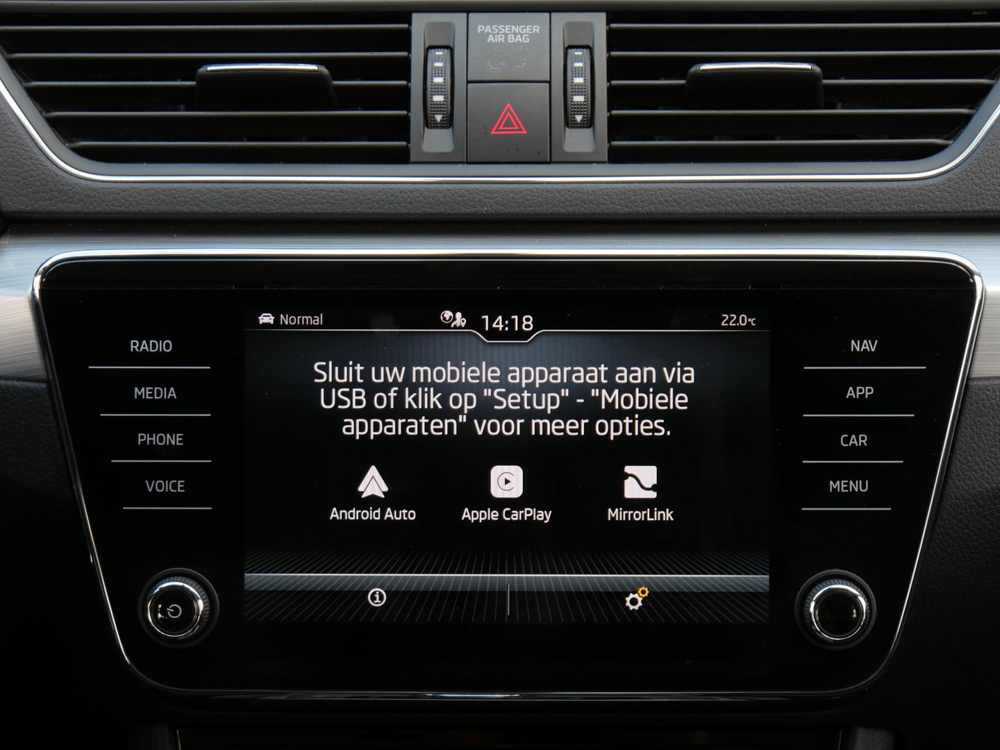 Škoda Superb COMBI 1.4TSI iV BUSINESS EDITION PLUS/ CAMERA/ PDC V+A/ VIRTUAL COCKPIT