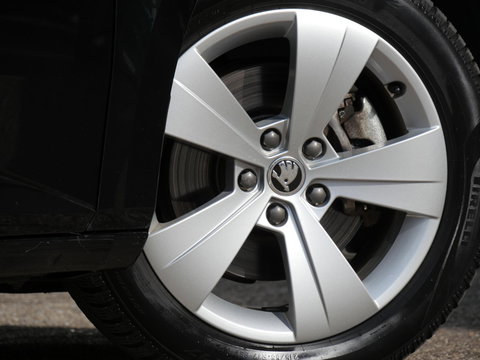 Škoda Superb COMBI 1.4TSI iV BUSINESS EDITION PLUS/ CAMERA/ PDC V+A/ VIRTUAL COCKPIT